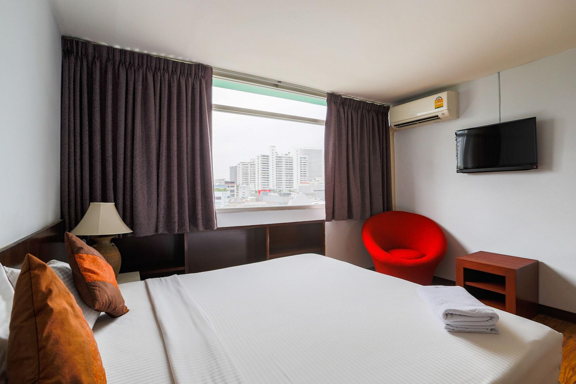 Ruamchitt Travelodge Bangkok Exterior photo