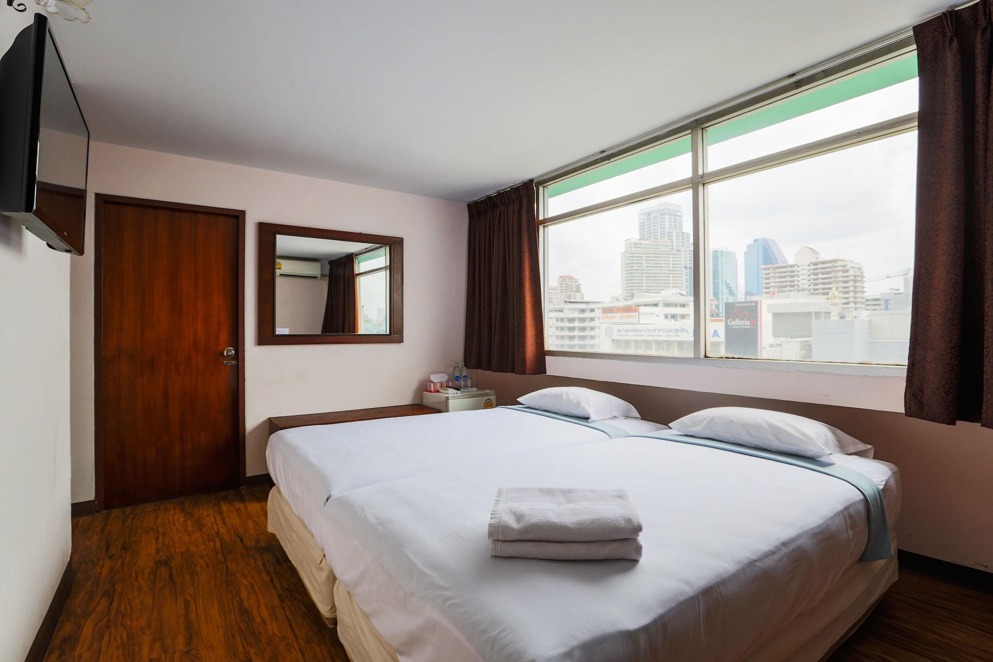 Ruamchitt Travelodge Bangkok Exterior photo