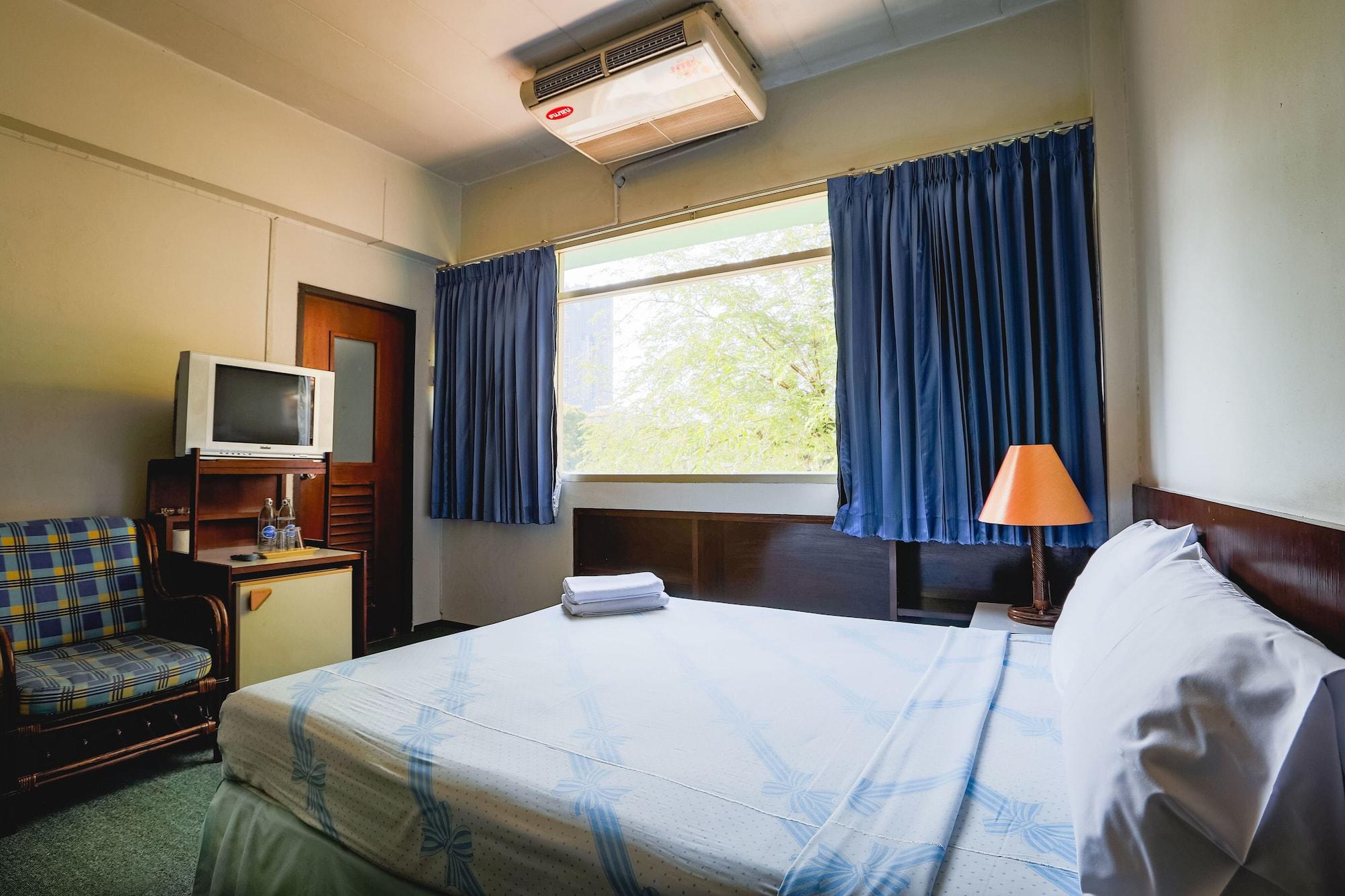 Ruamchitt Travelodge Bangkok Exterior photo