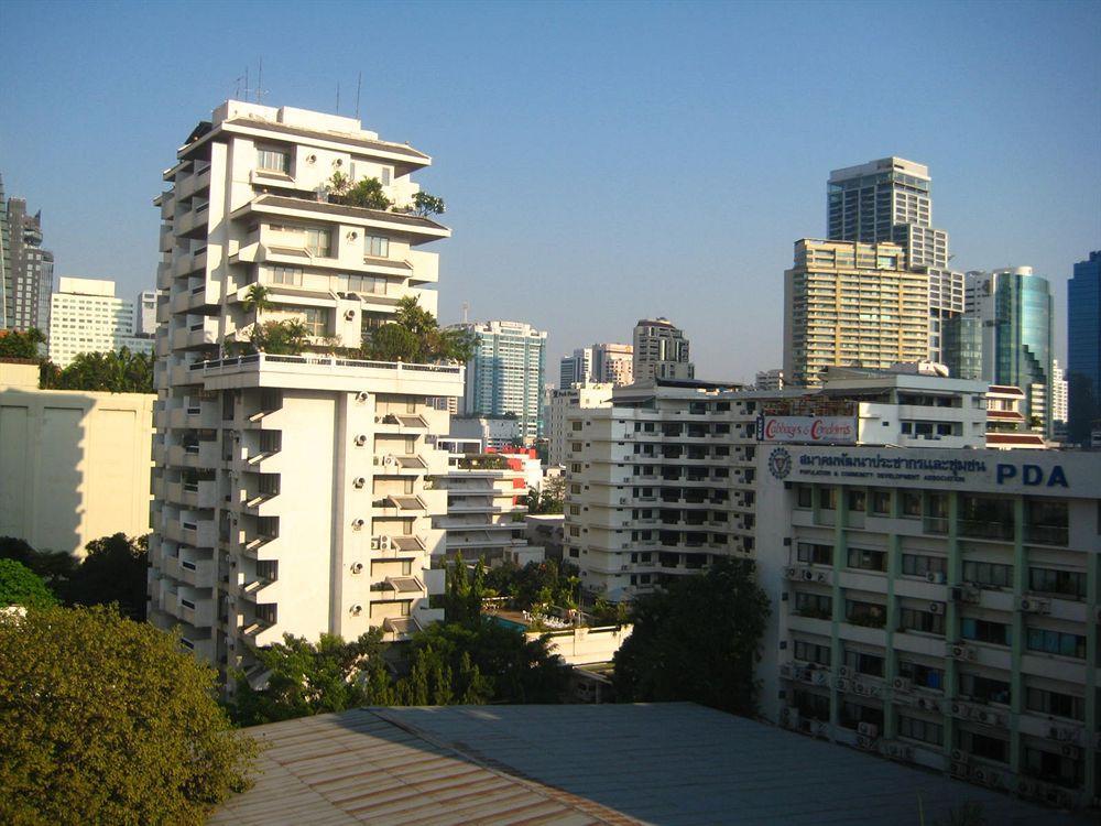 Ruamchitt Travelodge Bangkok Exterior photo