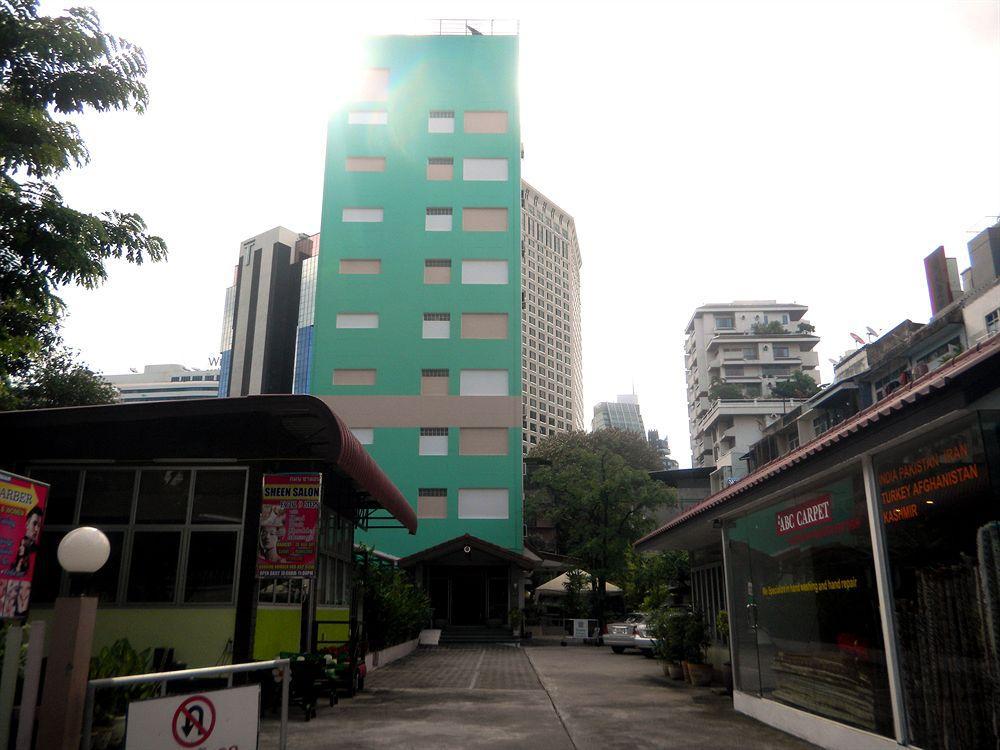 Ruamchitt Travelodge Bangkok Exterior photo