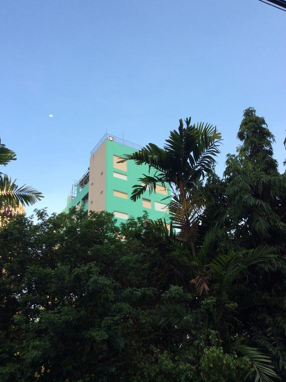 Ruamchitt Travelodge Bangkok Exterior photo