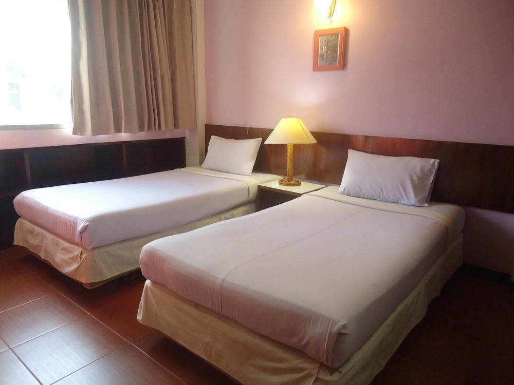 Ruamchitt Travelodge Bangkok Exterior photo