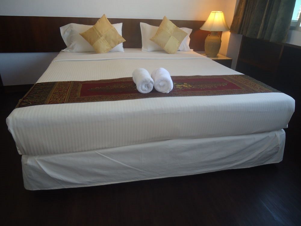 Ruamchitt Travelodge Bangkok Exterior photo