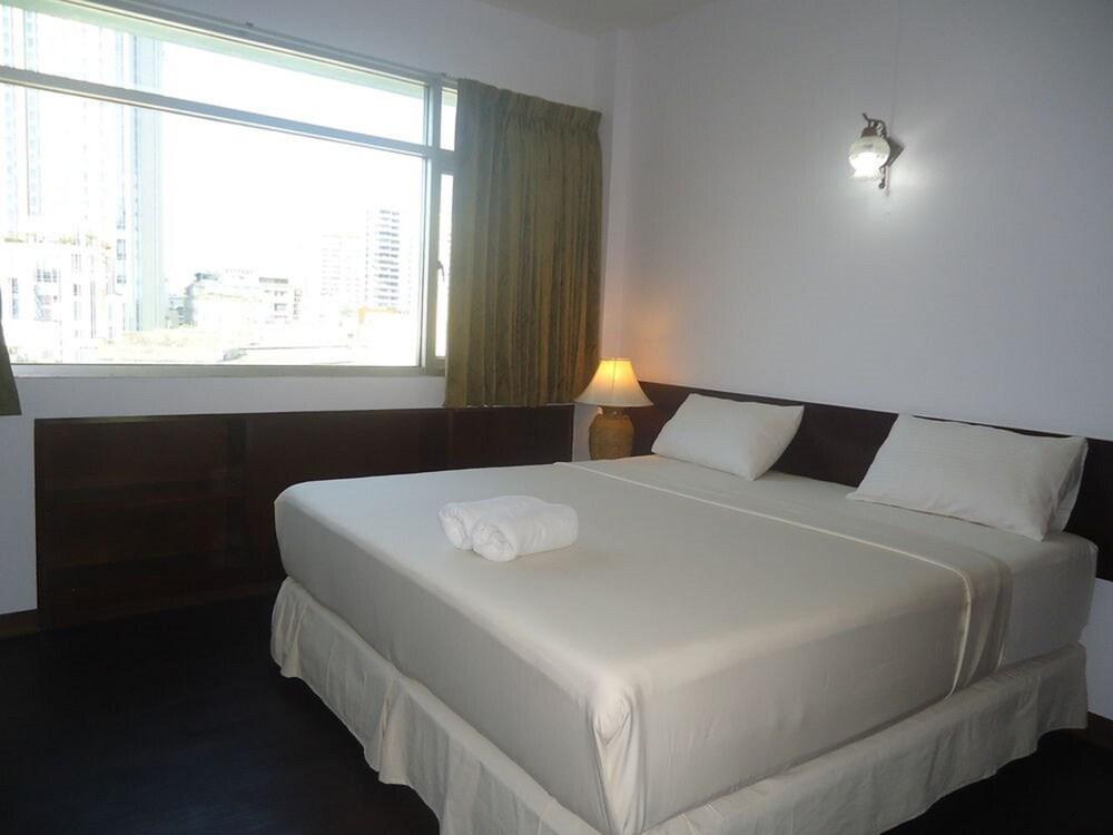 Ruamchitt Travelodge Bangkok Exterior photo