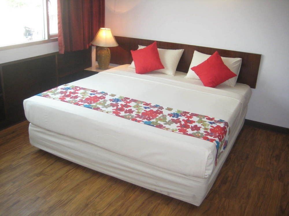 Ruamchitt Travelodge Bangkok Exterior photo